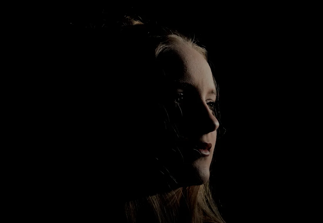 Retrato de mulher em luz suave após o atendimento